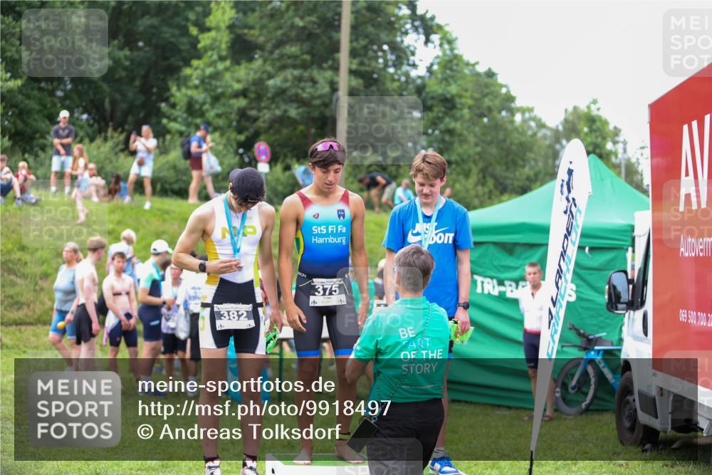 21.06.2026 - 29. Vierlanden-Triathlon Andreas Tolksdorf http://msf.ph/oto/9918497 21.06.2026 11:58:46 Ziel 589, 617 meine-sportfotos.de