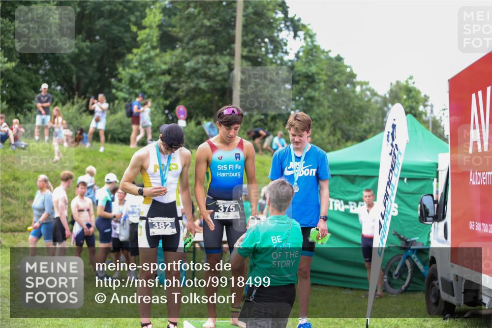 21.06.2026 - 29. Vierlanden-Triathlon Andreas Tolksdorf http://msf.ph/oto/9918499 21.06.2026 11:58:46 Ziel 589, 617 meine-sportfotos.de