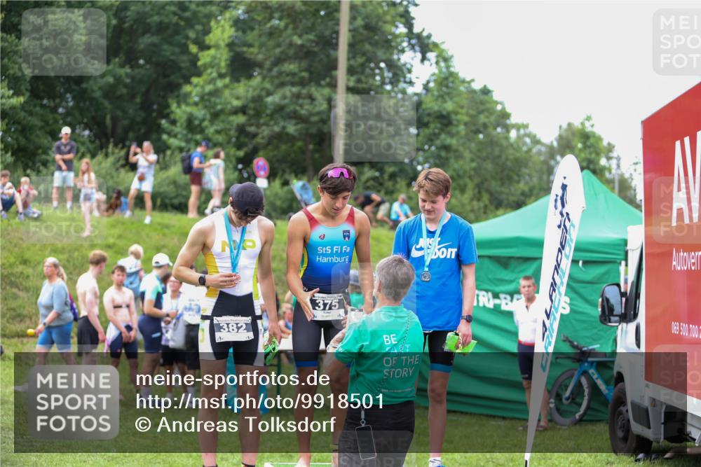 21.06.2026 - 29. Vierlanden-Triathlon Andreas Tolksdorf http://msf.ph/oto/9918501 21.06.2026 11:58:46 Ziel 589, 617 meine-sportfotos.de