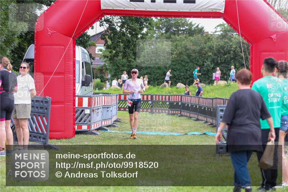 21.06.2026 - 29. Vierlanden-Triathlon Andreas Tolksdorf http://msf.ph/oto/9918520 21.06.2026 12:10:42 Ziel 47 meine-sportfotos.de