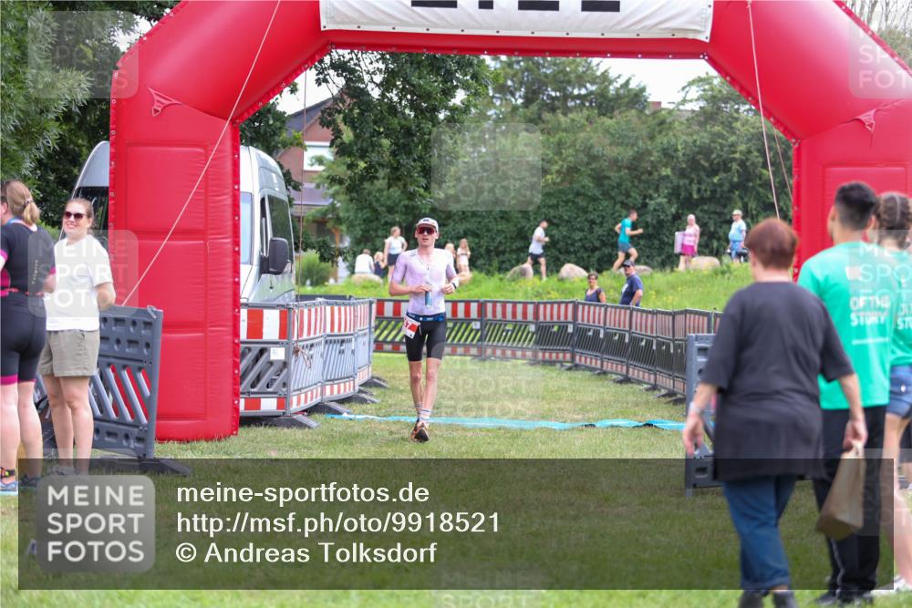 21.06.2026 - 29. Vierlanden-Triathlon Andreas Tolksdorf http://msf.ph/oto/9918521 21.06.2026 12:10:42 Ziel 47 meine-sportfotos.de