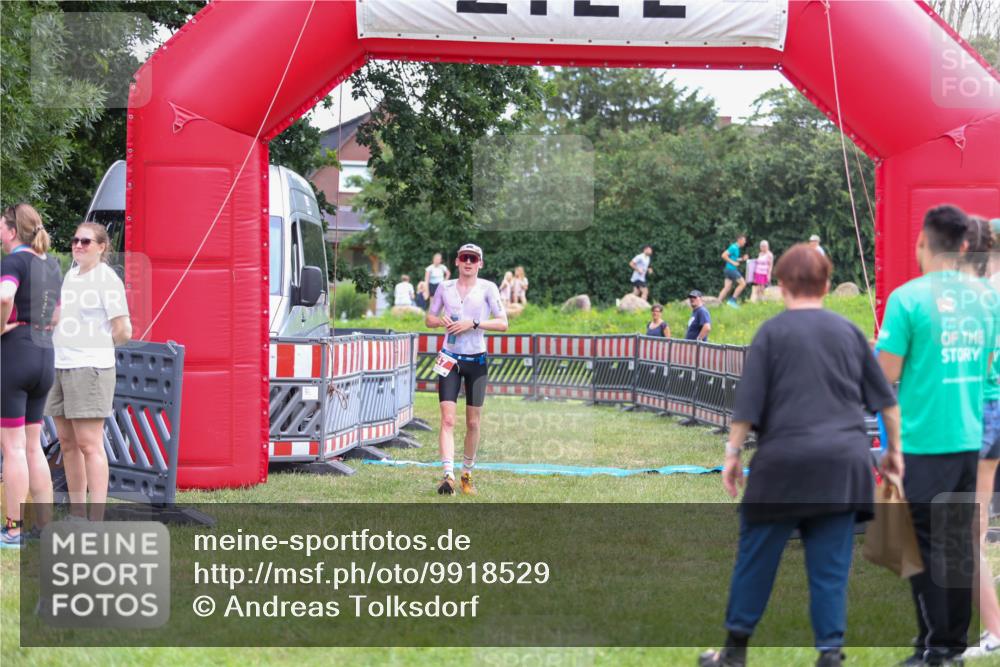 21.06.2026 - 29. Vierlanden-Triathlon Andreas Tolksdorf http://msf.ph/oto/9918529 21.06.2026 12:10:42 Ziel 47 meine-sportfotos.de