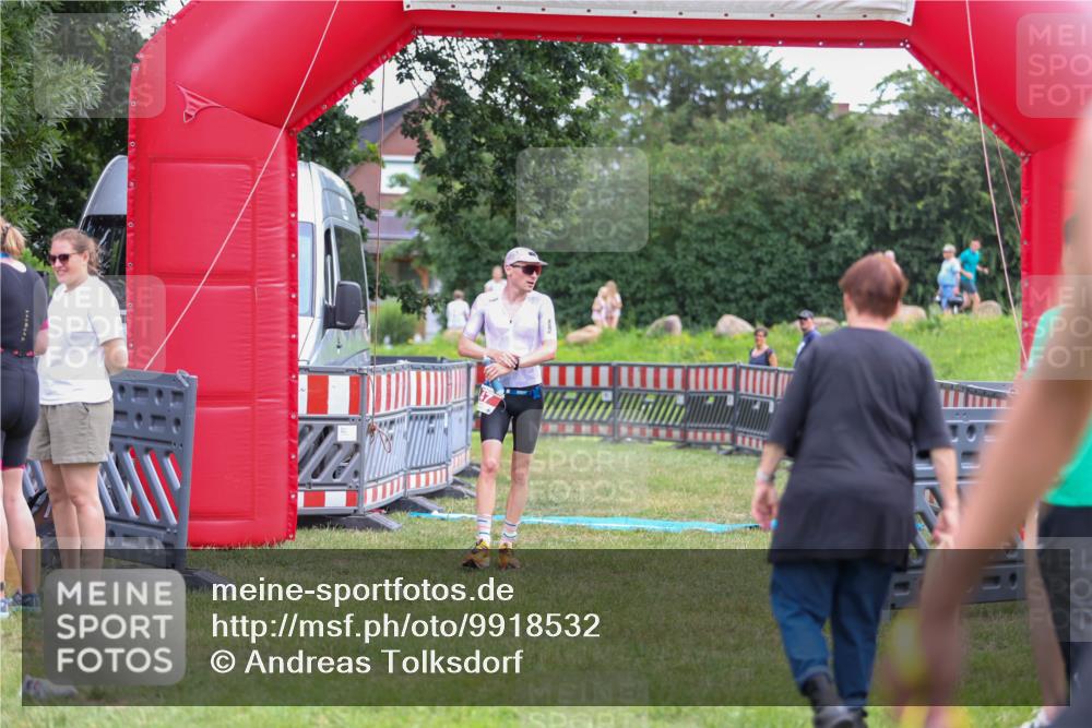 21.06.2026 - 29. Vierlanden-Triathlon Andreas Tolksdorf http://msf.ph/oto/9918532 21.06.2026 12:10:43 Ziel 30, 47 meine-sportfotos.de