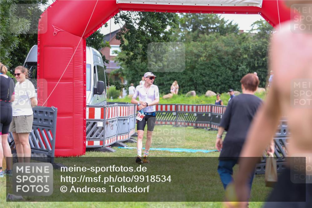 21.06.2026 - 29. Vierlanden-Triathlon Andreas Tolksdorf http://msf.ph/oto/9918534 21.06.2026 12:10:43 Ziel 30, 47 meine-sportfotos.de