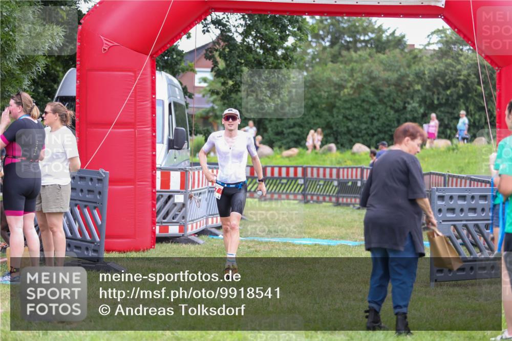 21.06.2026 - 29. Vierlanden-Triathlon Andreas Tolksdorf http://msf.ph/oto/9918541 21.06.2026 12:10:45 Ziel 30, 47 meine-sportfotos.de