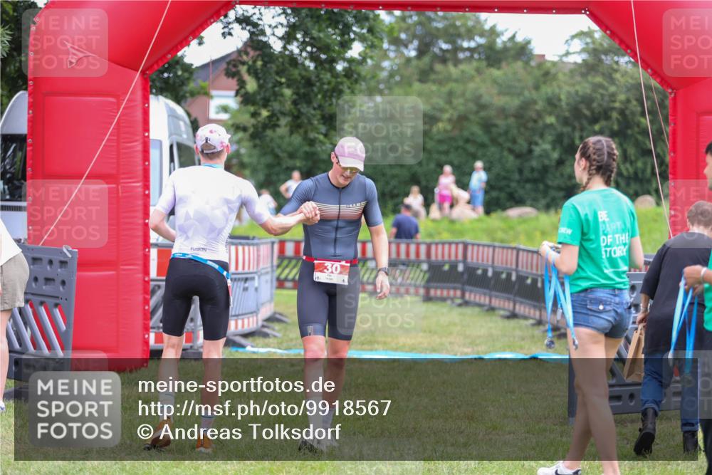 21.06.2026 - 29. Vierlanden-Triathlon Andreas Tolksdorf http://msf.ph/oto/9918567 21.06.2026 12:11:00 Ziel  meine-sportfotos.de