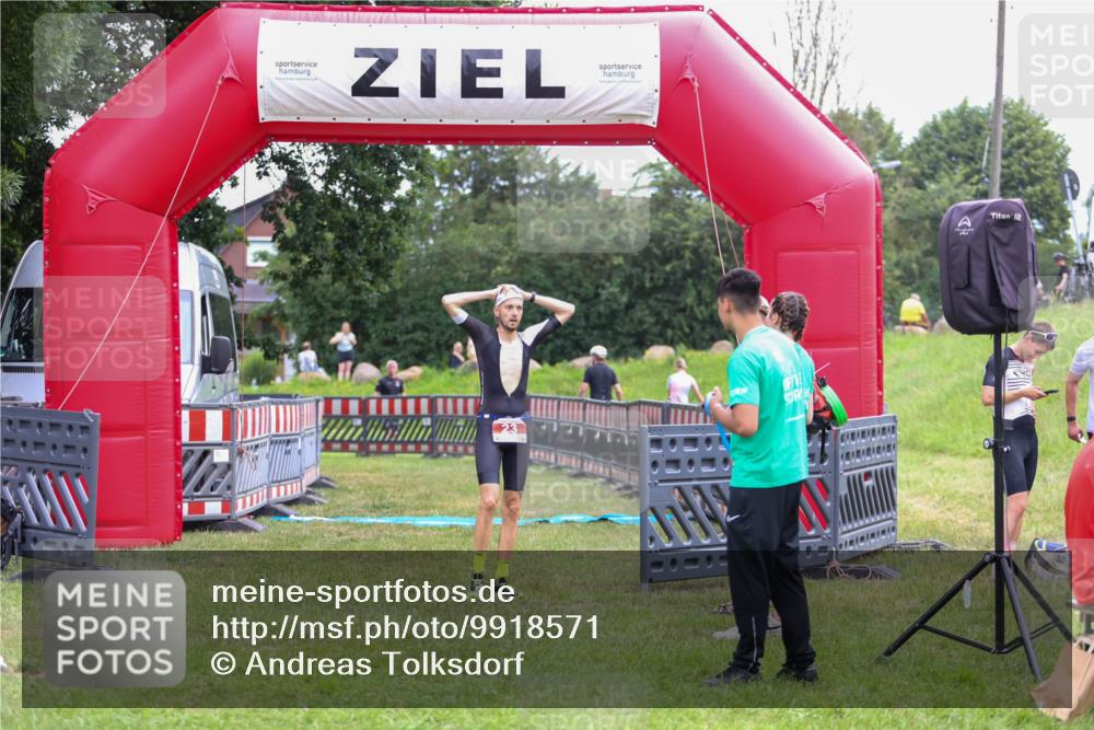 21.06.2026 - 29. Vierlanden-Triathlon Andreas Tolksdorf http://msf.ph/oto/9918571 21.06.2026 12:12:27 Ziel  meine-sportfotos.de