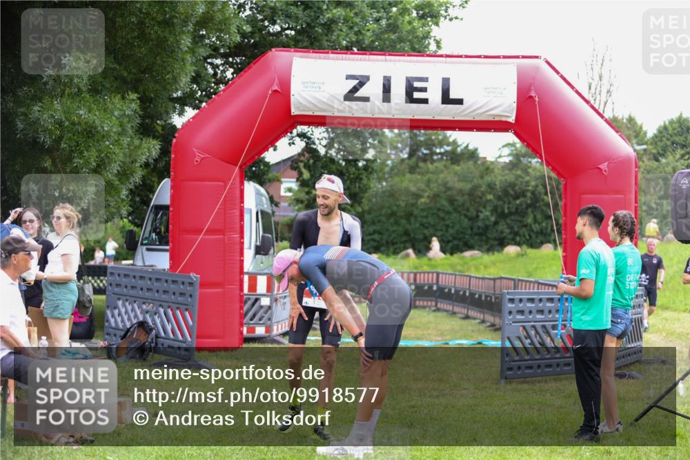 21.06.2026 - 29. Vierlanden-Triathlon Andreas Tolksdorf http://msf.ph/oto/9918577 21.06.2026 12:12:43 Ziel  meine-sportfotos.de