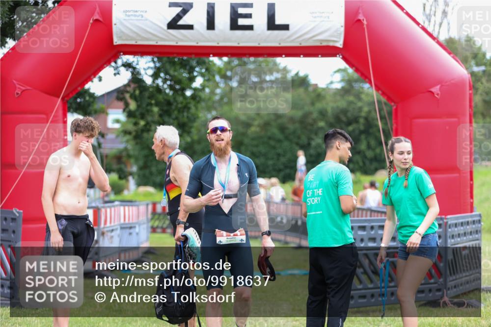 21.06.2026 - 29. Vierlanden-Triathlon Andreas Tolksdorf http://msf.ph/oto/9918637 21.06.2026 12:16:41 Ziel  meine-sportfotos.de