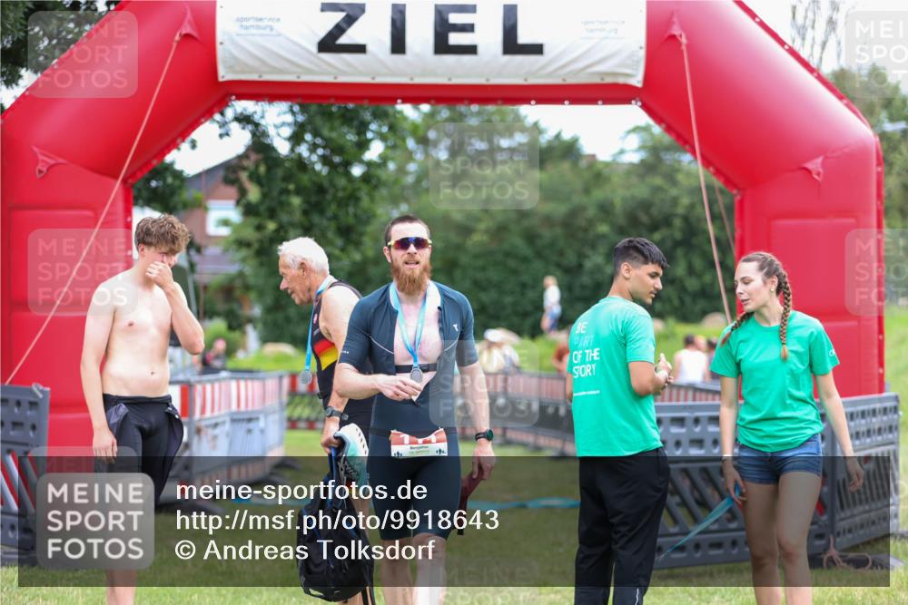 21.06.2026 - 29. Vierlanden-Triathlon Andreas Tolksdorf http://msf.ph/oto/9918643 21.06.2026 12:16:42 Ziel  meine-sportfotos.de