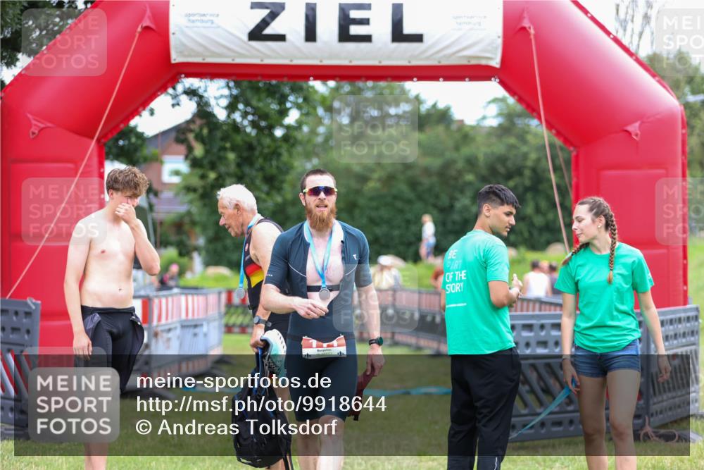 21.06.2026 - 29. Vierlanden-Triathlon Andreas Tolksdorf http://msf.ph/oto/9918644 21.06.2026 12:16:42 Ziel  meine-sportfotos.de