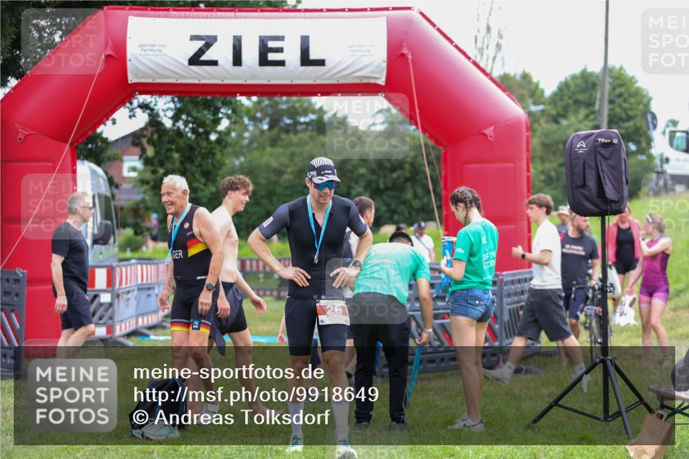 21.06.2026 - 29. Vierlanden-Triathlon Andreas Tolksdorf http://msf.ph/oto/9918649 21.06.2026 12:17:14 Ziel  meine-sportfotos.de