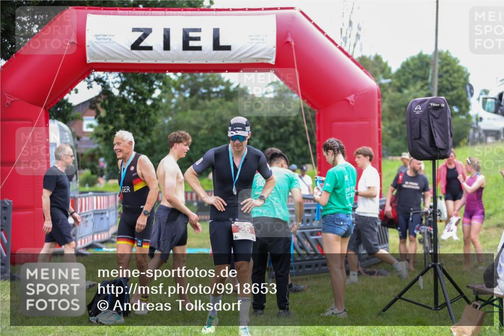 21.06.2026 - 29. Vierlanden-Triathlon Andreas Tolksdorf http://msf.ph/oto/9918653 21.06.2026 12:17:14 Ziel  meine-sportfotos.de