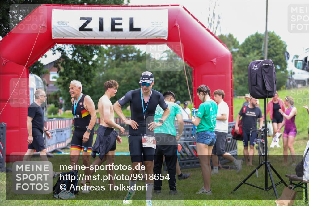 21.06.2026 - 29. Vierlanden-Triathlon Andreas Tolksdorf http://msf.ph/oto/9918654 21.06.2026 12:17:14 Ziel  meine-sportfotos.de