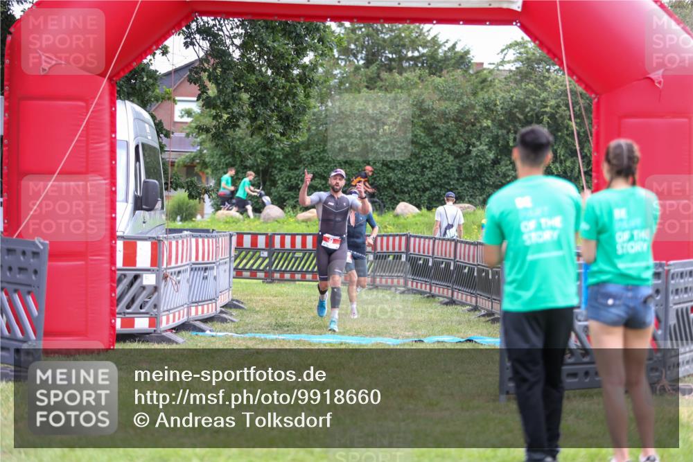 21.06.2026 - 29. Vierlanden-Triathlon Andreas Tolksdorf http://msf.ph/oto/9918660 21.06.2026 12:19:33 Ziel 9, 132 meine-sportfotos.de