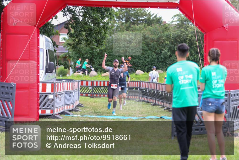 21.06.2026 - 29. Vierlanden-Triathlon Andreas Tolksdorf http://msf.ph/oto/9918661 21.06.2026 12:19:33 Ziel 9, 132 meine-sportfotos.de