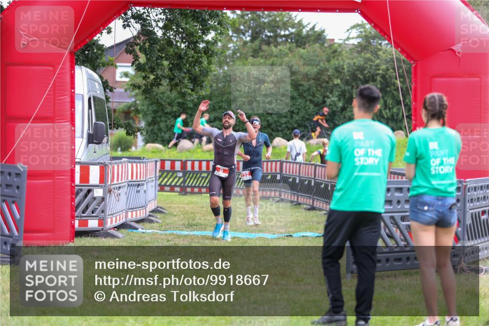 21.06.2026 - 29. Vierlanden-Triathlon Andreas Tolksdorf http://msf.ph/oto/9918667 21.06.2026 12:19:34 Ziel 9, 132 meine-sportfotos.de