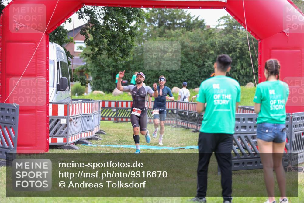 21.06.2026 - 29. Vierlanden-Triathlon Andreas Tolksdorf http://msf.ph/oto/9918670 21.06.2026 12:19:34 Ziel 9, 132 meine-sportfotos.de