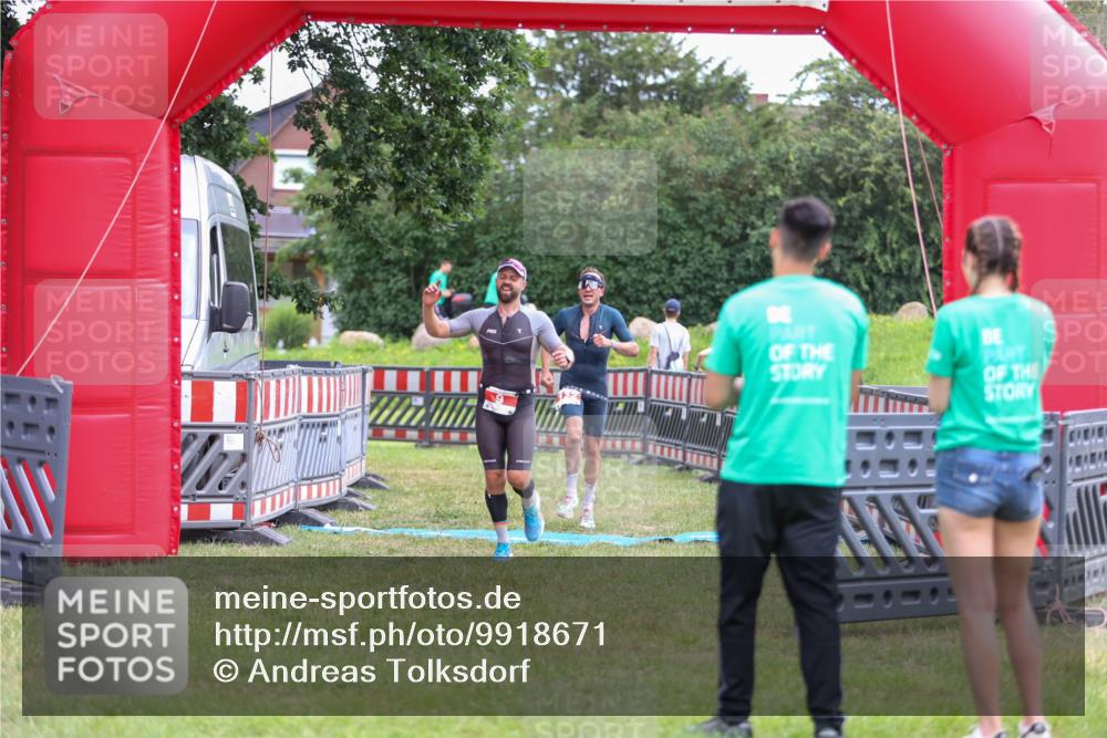 21.06.2026 - 29. Vierlanden-Triathlon Andreas Tolksdorf http://msf.ph/oto/9918671 21.06.2026 12:19:34 Ziel 9, 132 meine-sportfotos.de