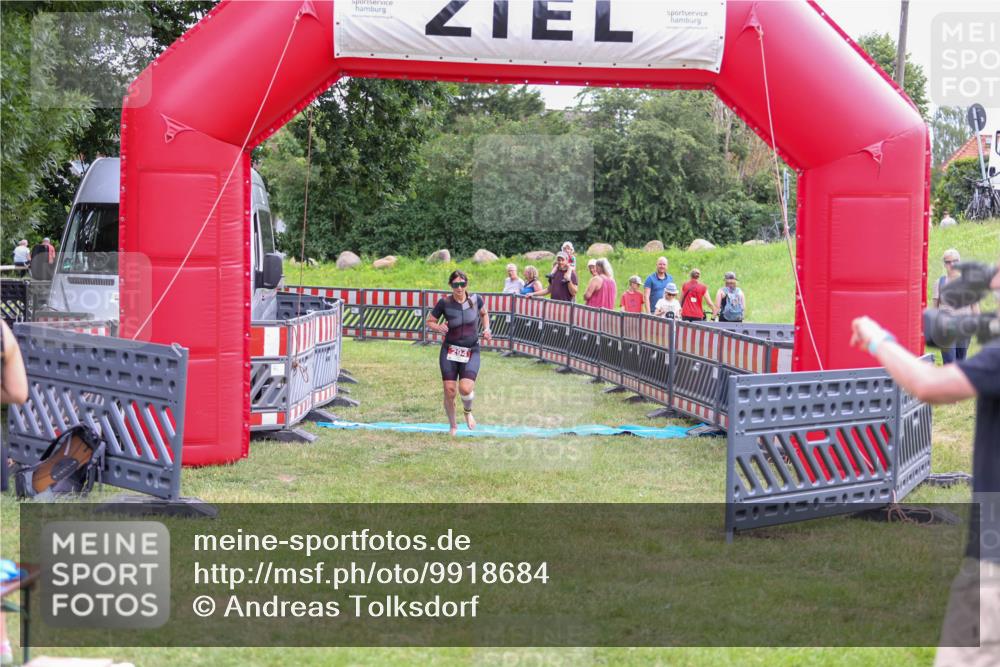 21.06.2026 - 29. Vierlanden-Triathlon Andreas Tolksdorf http://msf.ph/oto/9918684 21.06.2026 12:22:28 Ziel 294 meine-sportfotos.de