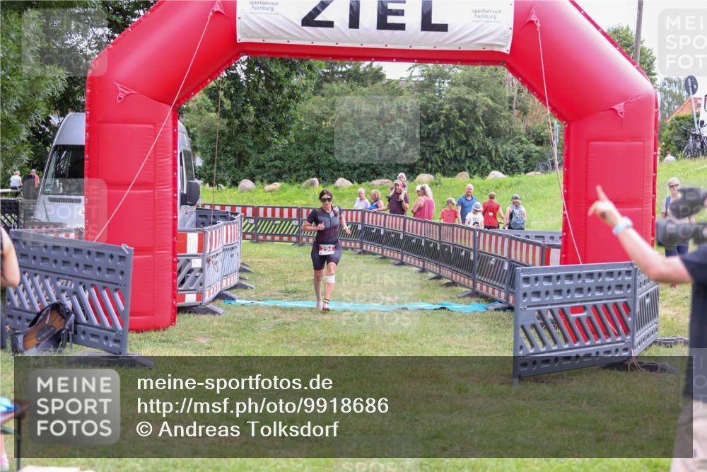 21.06.2026 - 29. Vierlanden-Triathlon Andreas Tolksdorf http://msf.ph/oto/9918686 21.06.2026 12:22:28 Ziel 294 meine-sportfotos.de