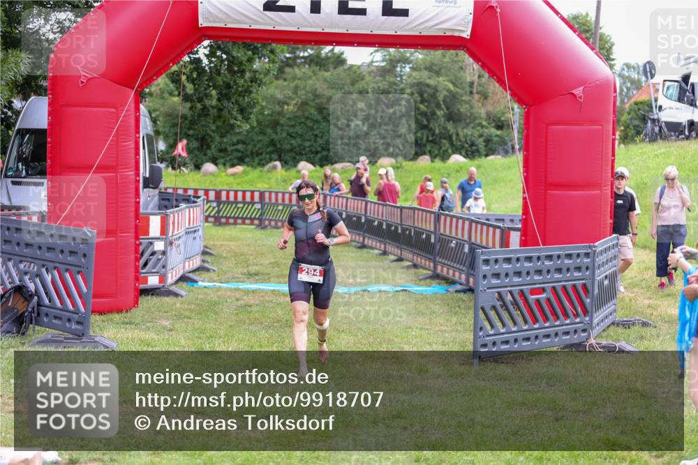21.06.2026 - 29. Vierlanden-Triathlon Andreas Tolksdorf http://msf.ph/oto/9918707 21.06.2026 12:22:30 Ziel 294 meine-sportfotos.de