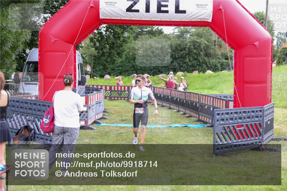 21.06.2026 - 29. Vierlanden-Triathlon Andreas Tolksdorf http://msf.ph/oto/9918714 21.06.2026 12:23:01 Ziel 193 meine-sportfotos.de