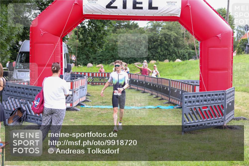 21.06.2026 - 29. Vierlanden-Triathlon Andreas Tolksdorf http://msf.ph/oto/9918720 21.06.2026 12:23:01 Ziel 193 meine-sportfotos.de