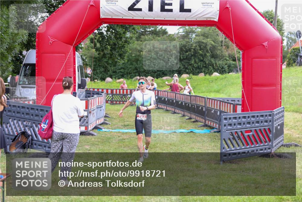 21.06.2026 - 29. Vierlanden-Triathlon Andreas Tolksdorf http://msf.ph/oto/9918721 21.06.2026 12:23:01 Ziel 193 meine-sportfotos.de