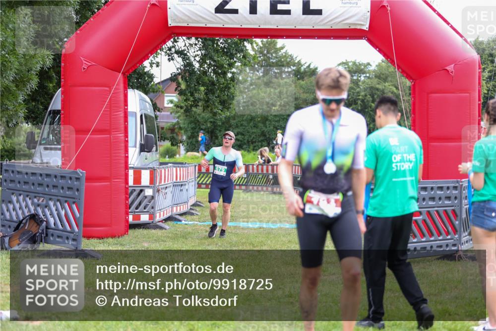 21.06.2026 - 29. Vierlanden-Triathlon Andreas Tolksdorf http://msf.ph/oto/9918725 21.06.2026 12:23:26 Ziel  meine-sportfotos.de
