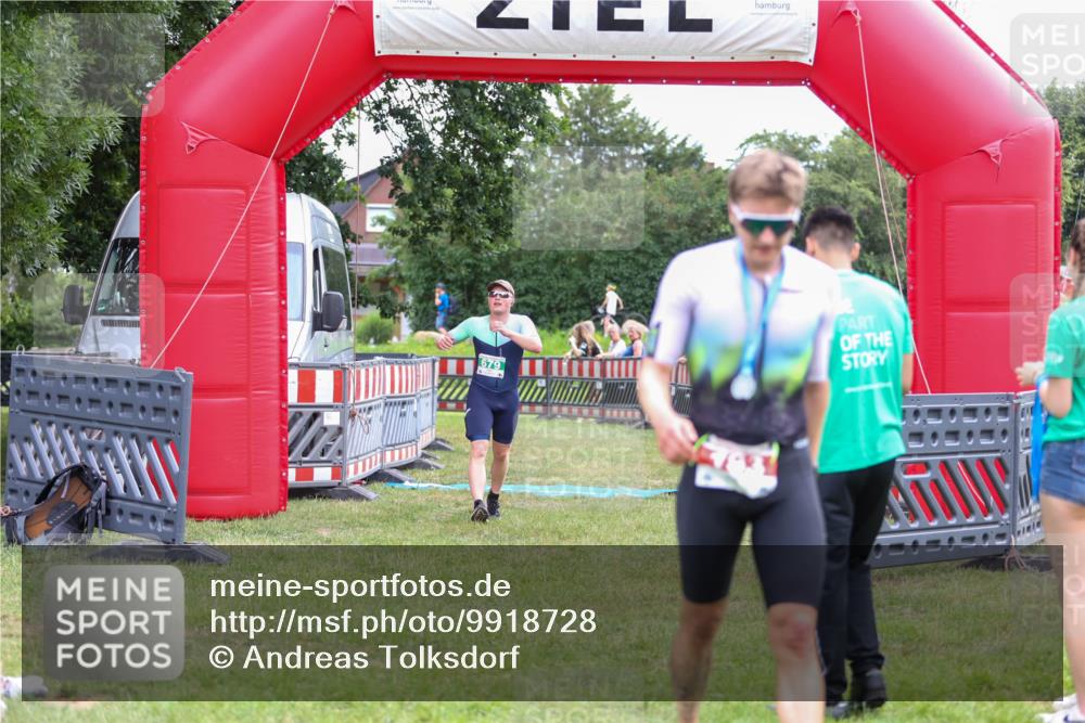21.06.2026 - 29. Vierlanden-Triathlon Andreas Tolksdorf http://msf.ph/oto/9918728 21.06.2026 12:23:26 Ziel  meine-sportfotos.de