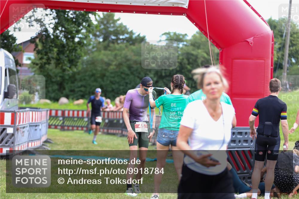 21.06.2026 - 29. Vierlanden-Triathlon Andreas Tolksdorf http://msf.ph/oto/9918784 21.06.2026 12:27:23 Ziel 184 meine-sportfotos.de