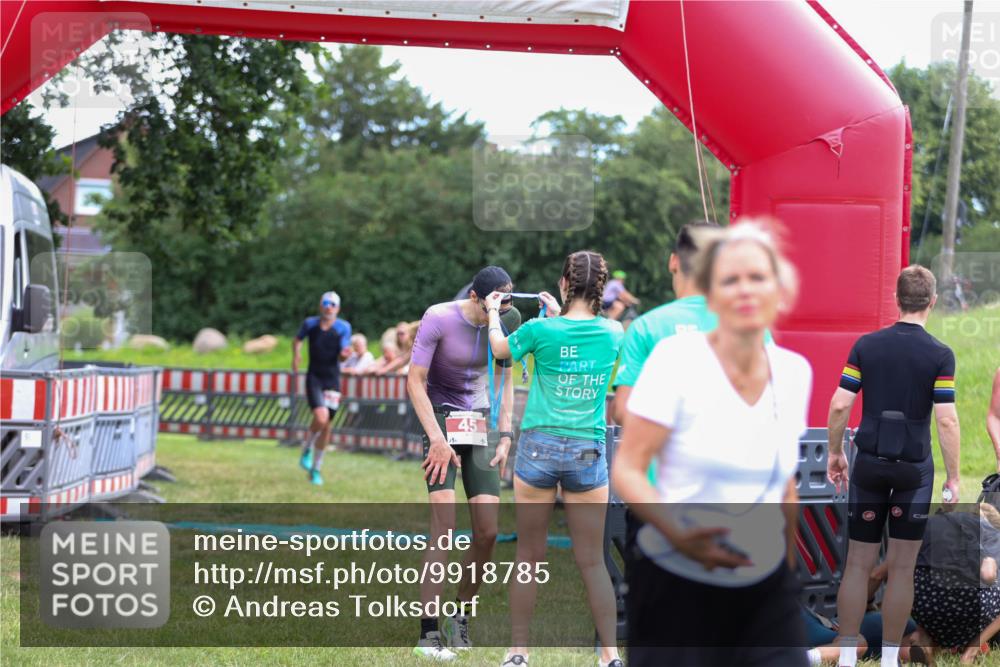 21.06.2026 - 29. Vierlanden-Triathlon Andreas Tolksdorf http://msf.ph/oto/9918785 21.06.2026 12:27:23 Ziel 184 meine-sportfotos.de