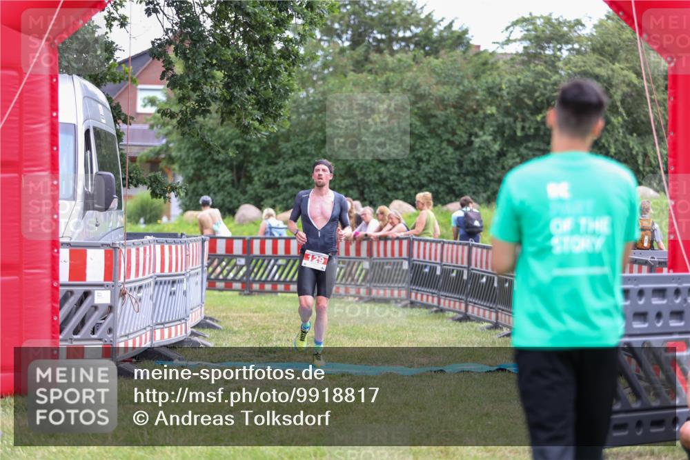21.06.2026 - 29. Vierlanden-Triathlon Andreas Tolksdorf http://msf.ph/oto/9918817 21.06.2026 12:28:48 Ziel 129 meine-sportfotos.de
