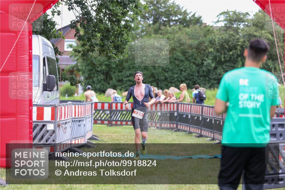 21.06.2026 - 29. Vierlanden-Triathlon Andreas Tolksdorf http://msf.ph/oto/9918824 21.06.2026 12:28:48 Ziel 129 meine-sportfotos.de