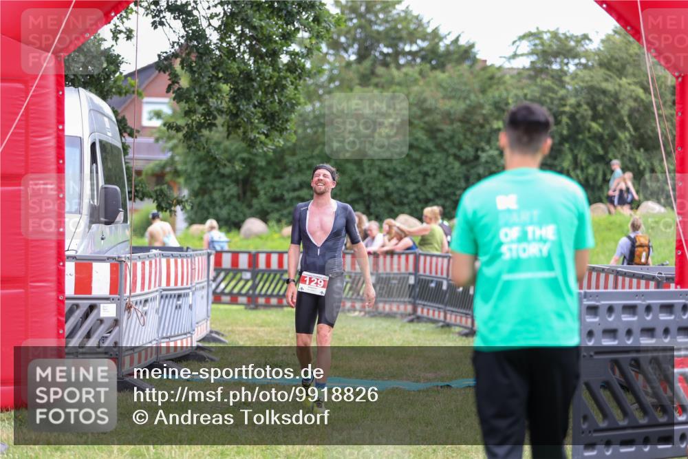 21.06.2026 - 29. Vierlanden-Triathlon Andreas Tolksdorf http://msf.ph/oto/9918826 21.06.2026 12:28:49 Ziel 129 meine-sportfotos.de