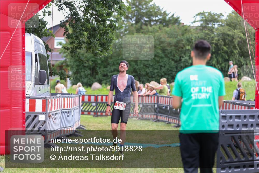 21.06.2026 - 29. Vierlanden-Triathlon Andreas Tolksdorf http://msf.ph/oto/9918828 21.06.2026 12:28:50 Ziel 129 meine-sportfotos.de