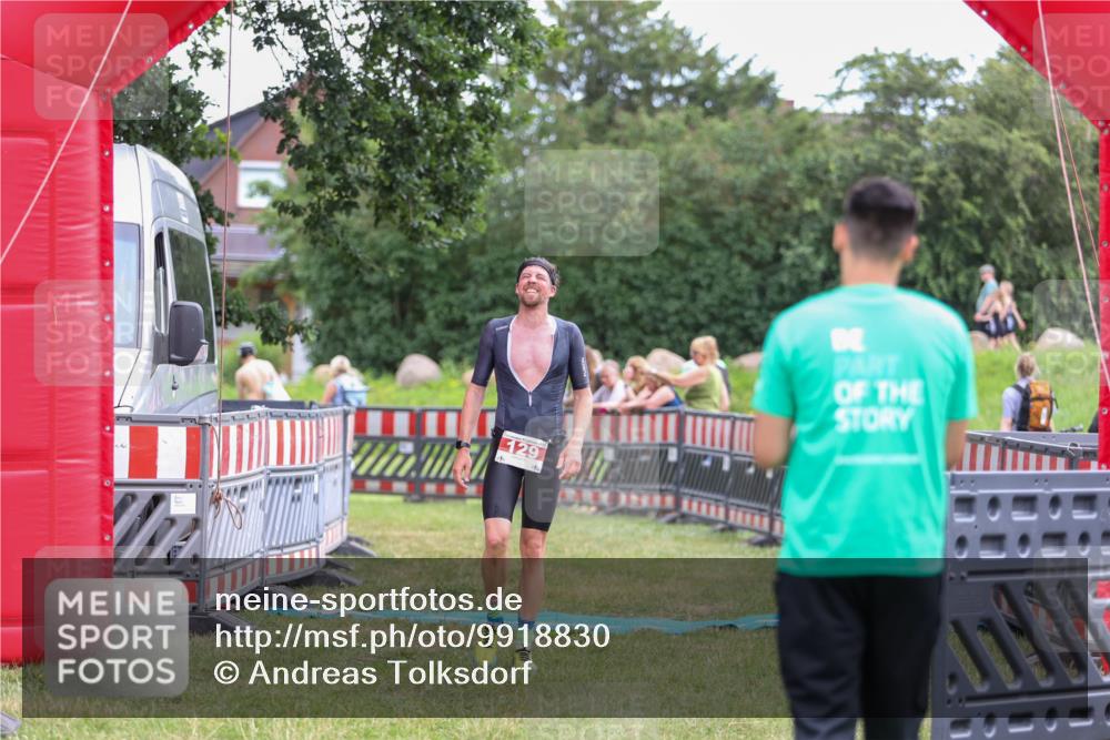21.06.2026 - 29. Vierlanden-Triathlon Andreas Tolksdorf http://msf.ph/oto/9918830 21.06.2026 12:28:50 Ziel 129 meine-sportfotos.de