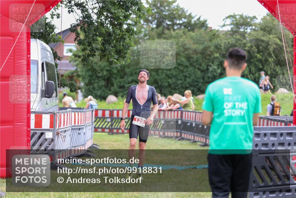 21.06.2026 - 29. Vierlanden-Triathlon Andreas Tolksdorf http://msf.ph/oto/9918831 21.06.2026 12:28:50 Ziel 129 meine-sportfotos.de