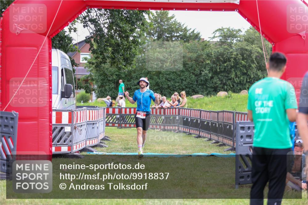21.06.2026 - 29. Vierlanden-Triathlon Andreas Tolksdorf http://msf.ph/oto/9918837 21.06.2026 12:29:04 Ziel 31, 36 meine-sportfotos.de