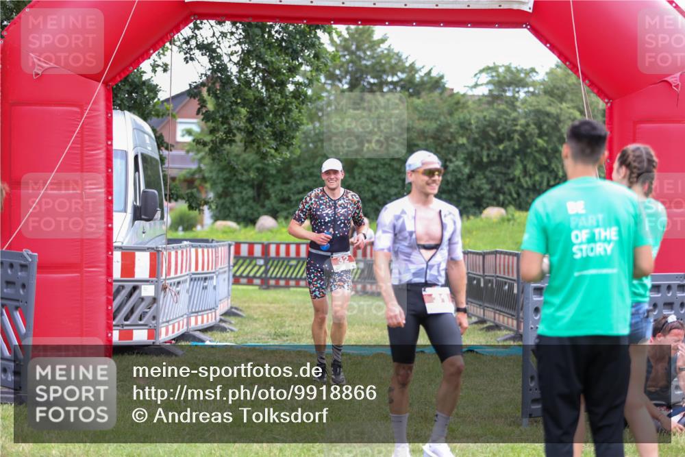 21.06.2026 - 29. Vierlanden-Triathlon Andreas Tolksdorf http://msf.ph/oto/9918866 21.06.2026 12:29:17 Ziel 31, 32 meine-sportfotos.de