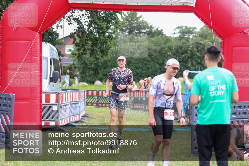 21.06.2026 - 29. Vierlanden-Triathlon Andreas Tolksdorf http://msf.ph/oto/9918876 21.06.2026 12:29:17 Ziel 31, 32 meine-sportfotos.de