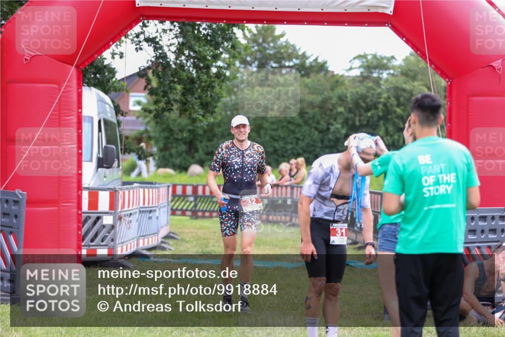 21.06.2026 - 29. Vierlanden-Triathlon Andreas Tolksdorf http://msf.ph/oto/9918884 21.06.2026 12:29:18 Ziel 32 meine-sportfotos.de