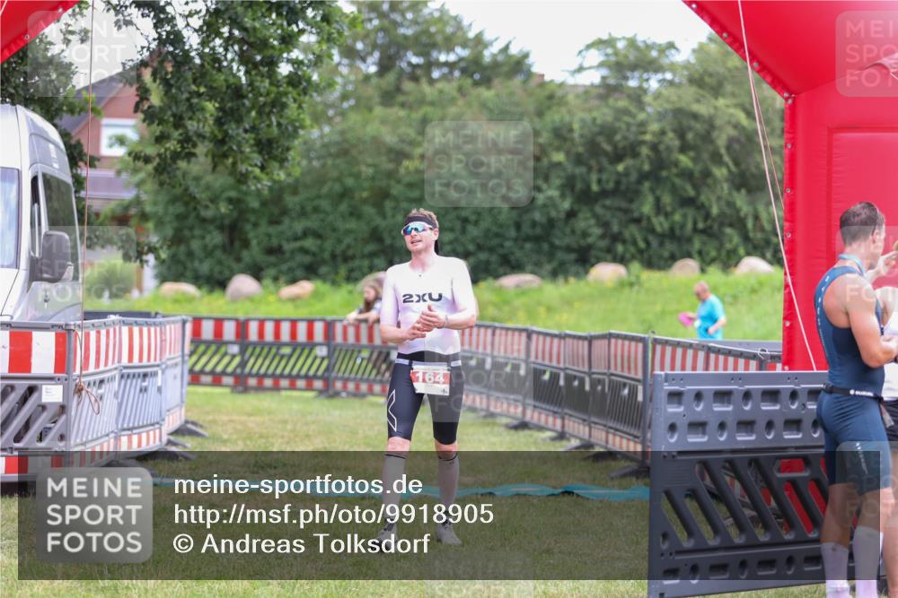 21.06.2026 - 29. Vierlanden-Triathlon Andreas Tolksdorf http://msf.ph/oto/9918905 21.06.2026 12:30:59 Ziel 164 meine-sportfotos.de