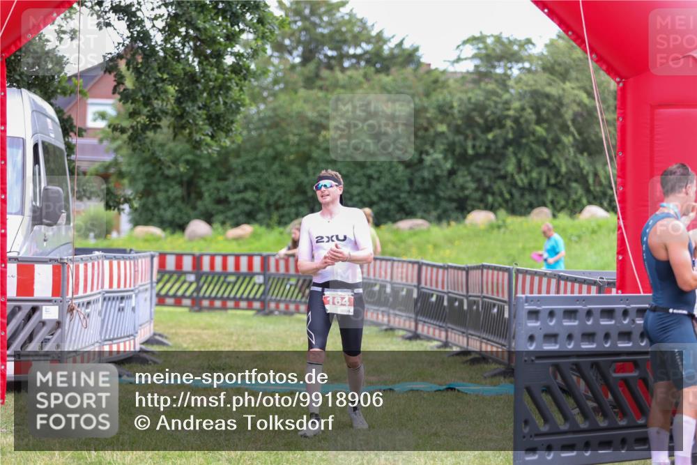 21.06.2026 - 29. Vierlanden-Triathlon Andreas Tolksdorf http://msf.ph/oto/9918906 21.06.2026 12:30:59 Ziel 164 meine-sportfotos.de