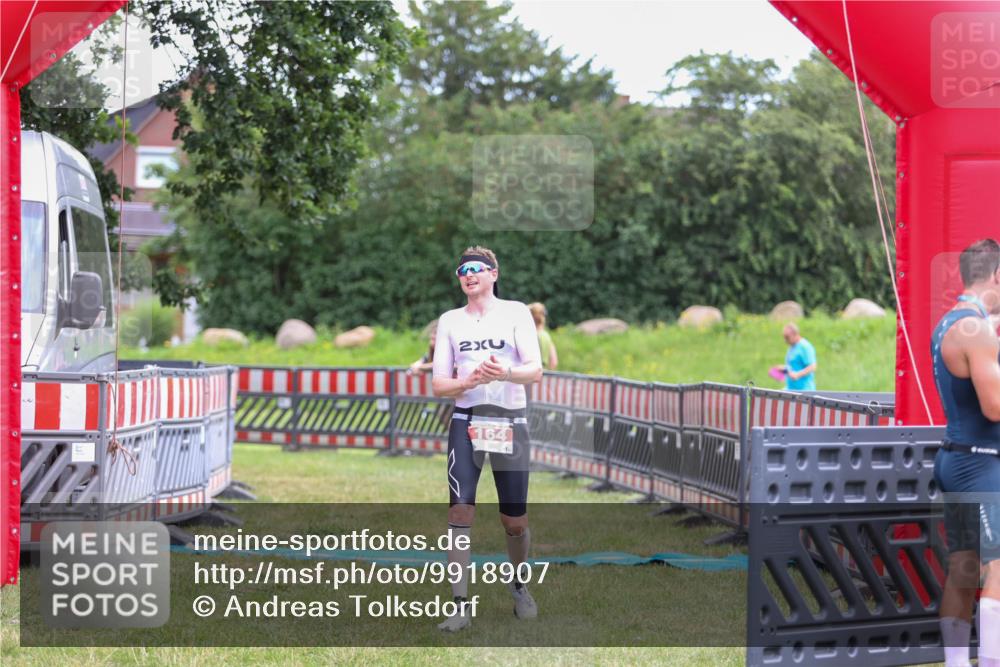 21.06.2026 - 29. Vierlanden-Triathlon Andreas Tolksdorf http://msf.ph/oto/9918907 21.06.2026 12:30:59 Ziel 164 meine-sportfotos.de