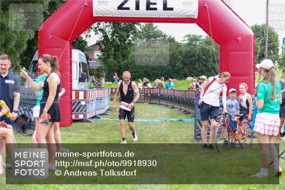 21.06.2026 - 29. Vierlanden-Triathlon Andreas Tolksdorf http://msf.ph/oto/9918930 21.06.2026 12:33:18 Ziel 127, 169 meine-sportfotos.de
