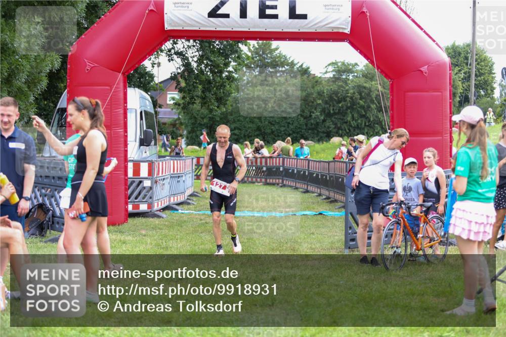 21.06.2026 - 29. Vierlanden-Triathlon Andreas Tolksdorf http://msf.ph/oto/9918931 21.06.2026 12:33:18 Ziel 127, 169 meine-sportfotos.de