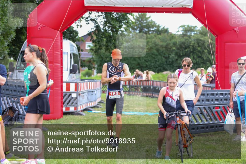 21.06.2026 - 29. Vierlanden-Triathlon Andreas Tolksdorf http://msf.ph/oto/9918935 21.06.2026 12:33:25 Ziel 169 meine-sportfotos.de