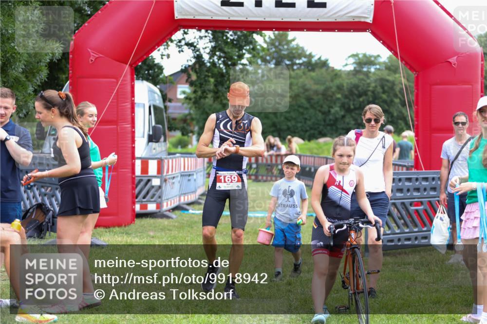 21.06.2026 - 29. Vierlanden-Triathlon Andreas Tolksdorf http://msf.ph/oto/9918942 21.06.2026 12:33:26 Ziel 169 meine-sportfotos.de